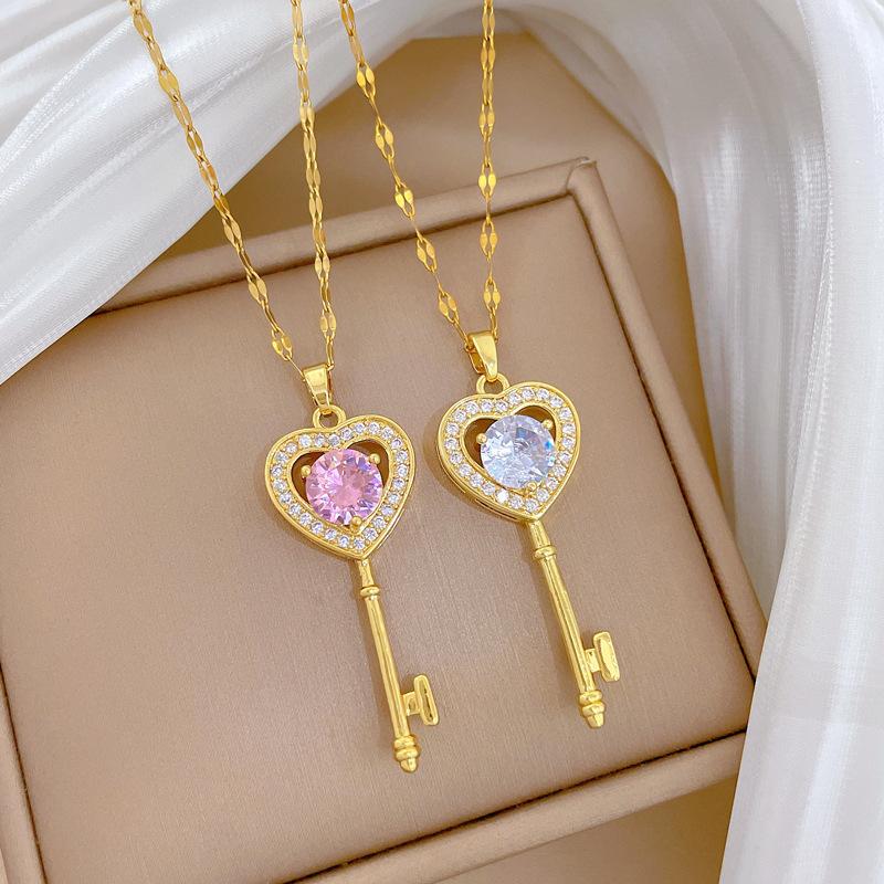 Love Key Light Luxury Temperament Gorgeous Full Diamond Necklace Female Versatile Collarbone Chain Titanium Steel Chain