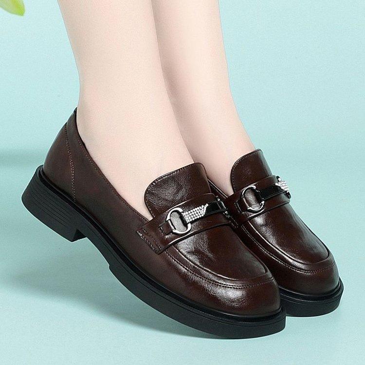 Spring and autumn new low-heeled single shoes soft leather soft sole comfortable small leather shoes 40 коричневый 3060₽