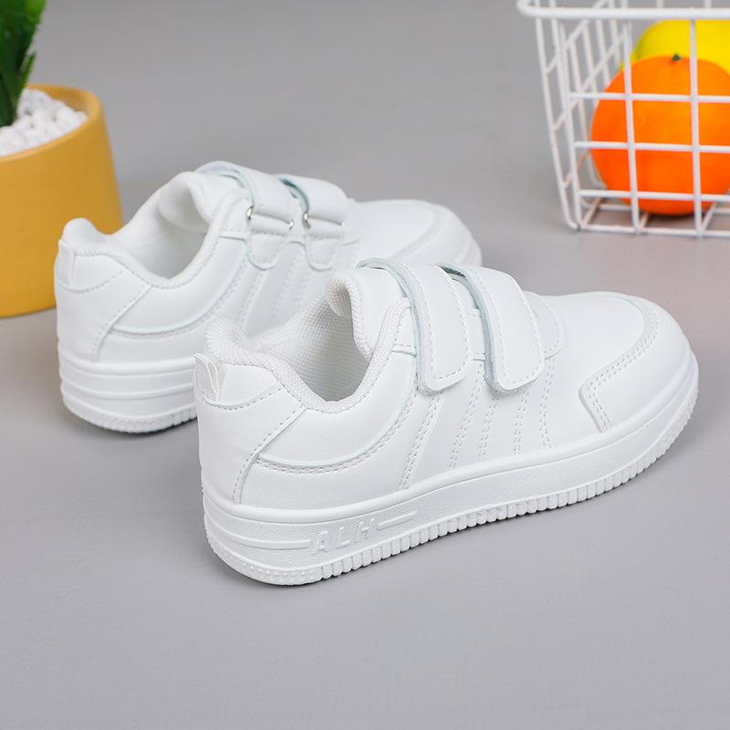 Szkoła wyznaczone dziecięce skórzane białe buty wiosna i lato chłopcy i dziewczęta miękkie podeszwy casualowe buty typu board buty sportowe podstawowe