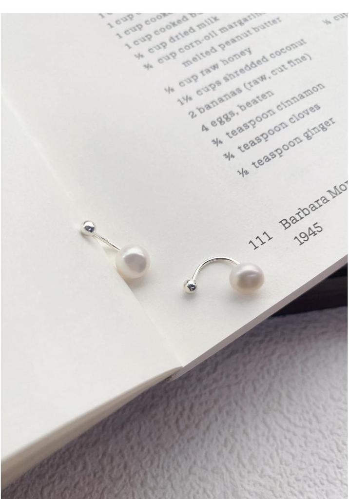 Sterling Silver Freshwater Pearl Stud Earrings for Women – Luxurious Niche Design with High-End Temperament.