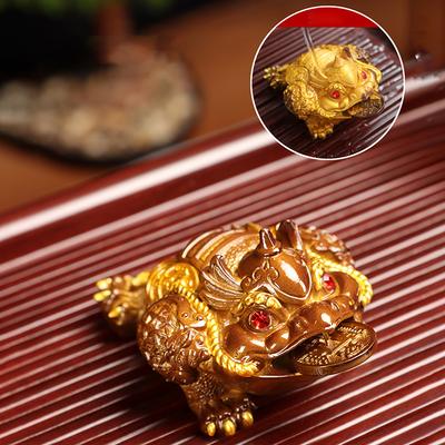1 Stück Chinesische Harz Verfärbte Tee-Figur Glücklich Niedlich Goldene Kröte Ornamente Desktop Handgefertigtes Handwerk Heim Tee-Set Dekoration