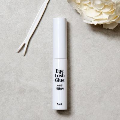 Olive Deco Eyelash Adhesive