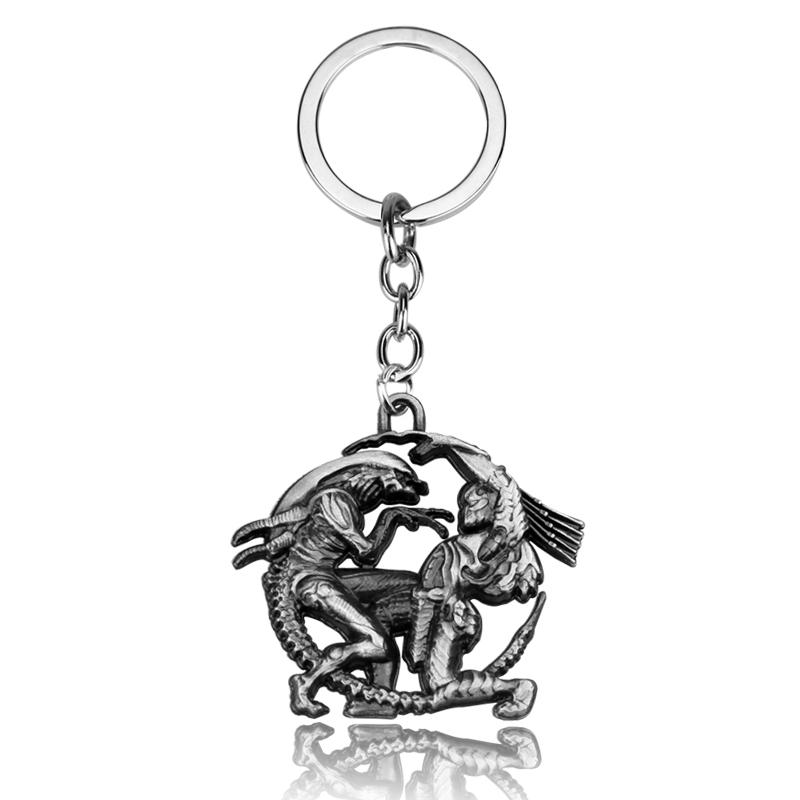 

Movie Restore Scene Aliens Predator AVP Necklace Alien Queen Figure Cosplay Pendant Accessories Gift