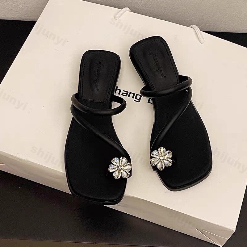 Fashion Summer Women Slippers Flower Fashion Flat Clip Toe Flip Flop Outdoor Rhinestones Non-slip Beach Slipper Female Square Toe Sandal