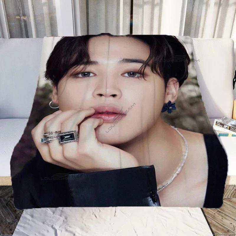 Korean Fashion Male Singer Group Blanket Pop Star Flannel Blanket Cosy Lazy Couch Cover Blanket Super Soft Sheet Mattresses 100x150cm