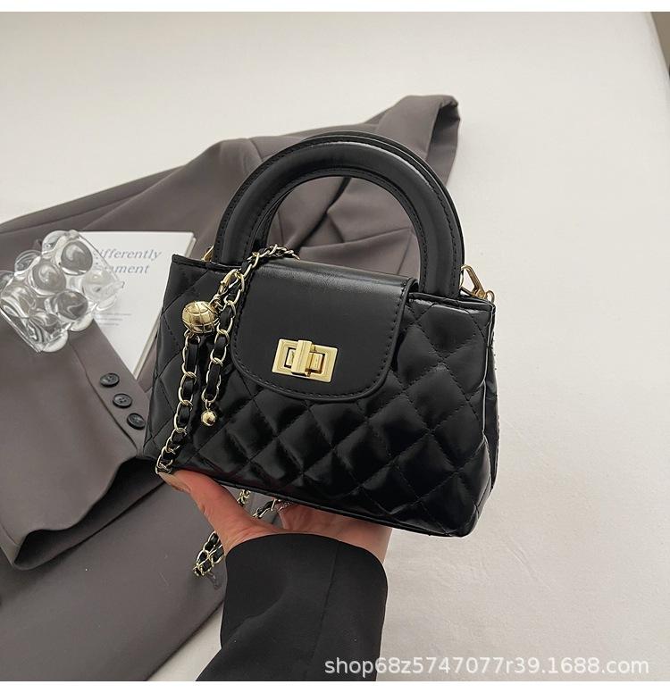 Xiaoxiangfeng Chain Handbag Women's 2025 New Trendy Fashion Diamond Commuter Bag High-end Niche Messenger Bag