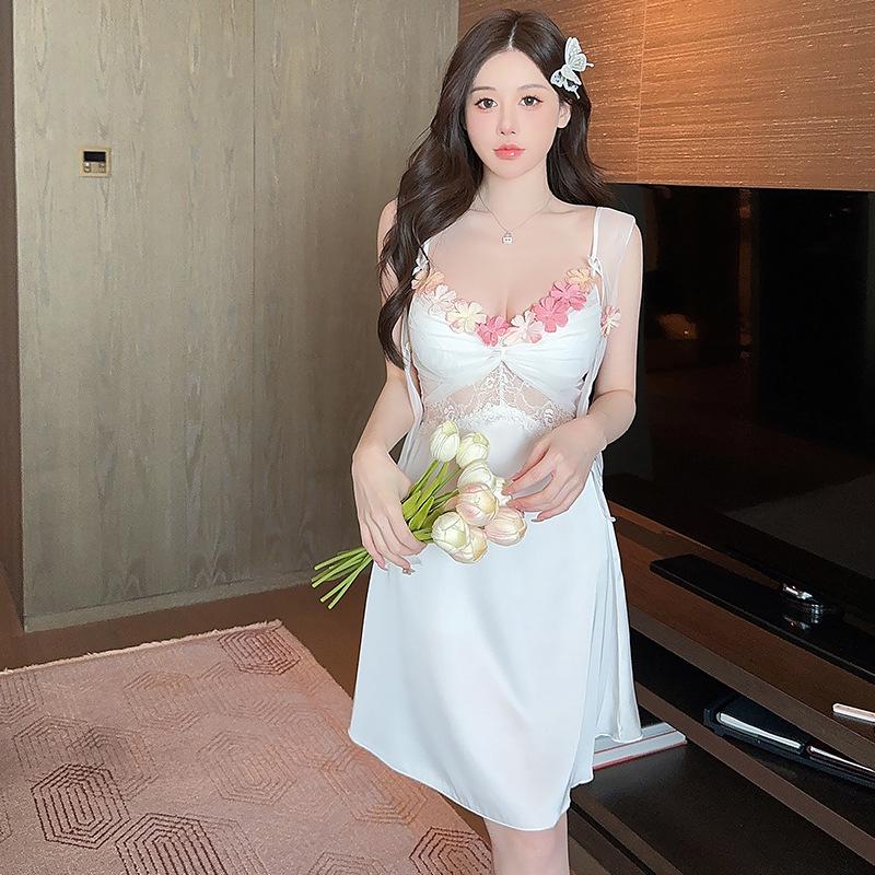 "Ice Silk Green Summer Nightdress & Robe Set with Chest Pad - Sexy & Lightweight Two-Piece"