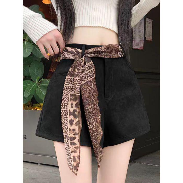 

Suede Plush High Waist A-line Shorts for Women - Autumn/Winter Slimming Wide-Leg Bootcut Pants S