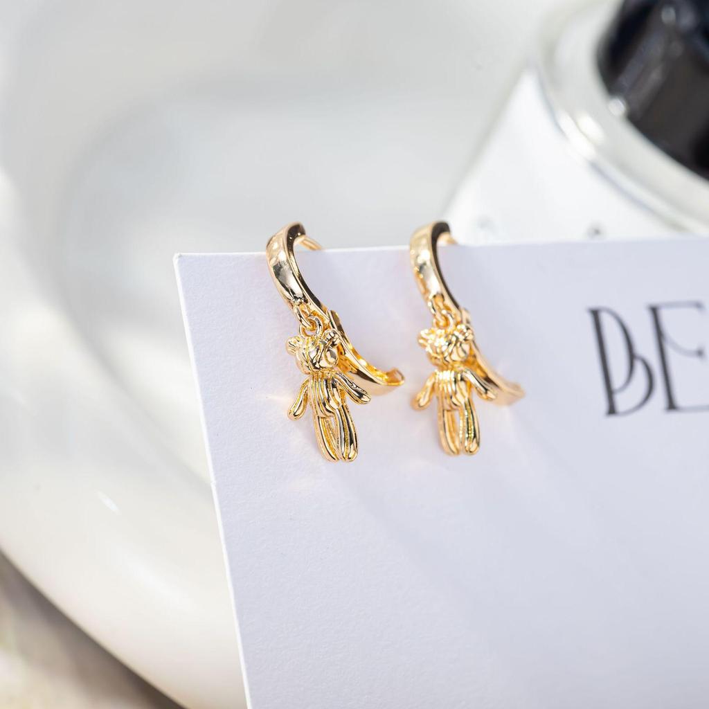 Trendy Geometric Bear Earrings for Women - Irregular Circle Ear Studs in Exaggerated Cold Style