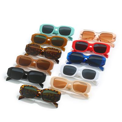 1pc Classic Unisex Sunglasses Trendy Shades for Men Women Fashion Designer Style Eyewear Travel Motorcycle Driving Sunglasses