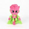 Dandy's World Adorabile Bambola Peluche Supereroe Fiore Rosa con Mantello Verde Morbido Peluche Giocattolo per Regalo Bambini, Decorazione Casa e da Collezione