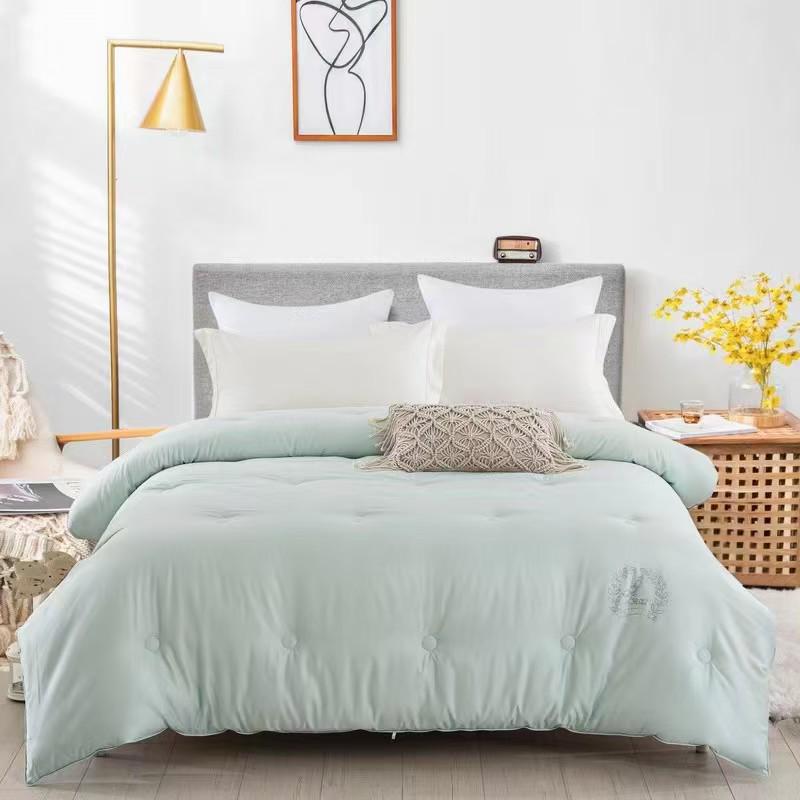 

Luxurious Winter Quilt with Rhinestones - Soy Fiber & Velvet Cotton, Warm and Thick for All-Season Bedding 200*230 Winter Quilt зелёный