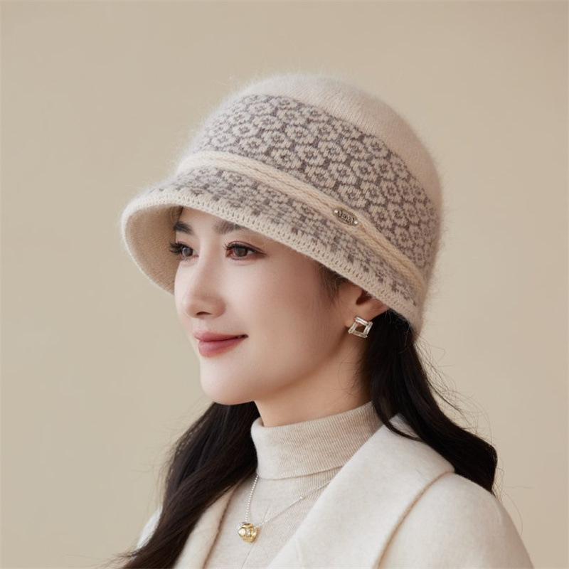 New in the elderly grandma basin hat outdoor thickened cold warm knitted hat fashion show small face wool hat women