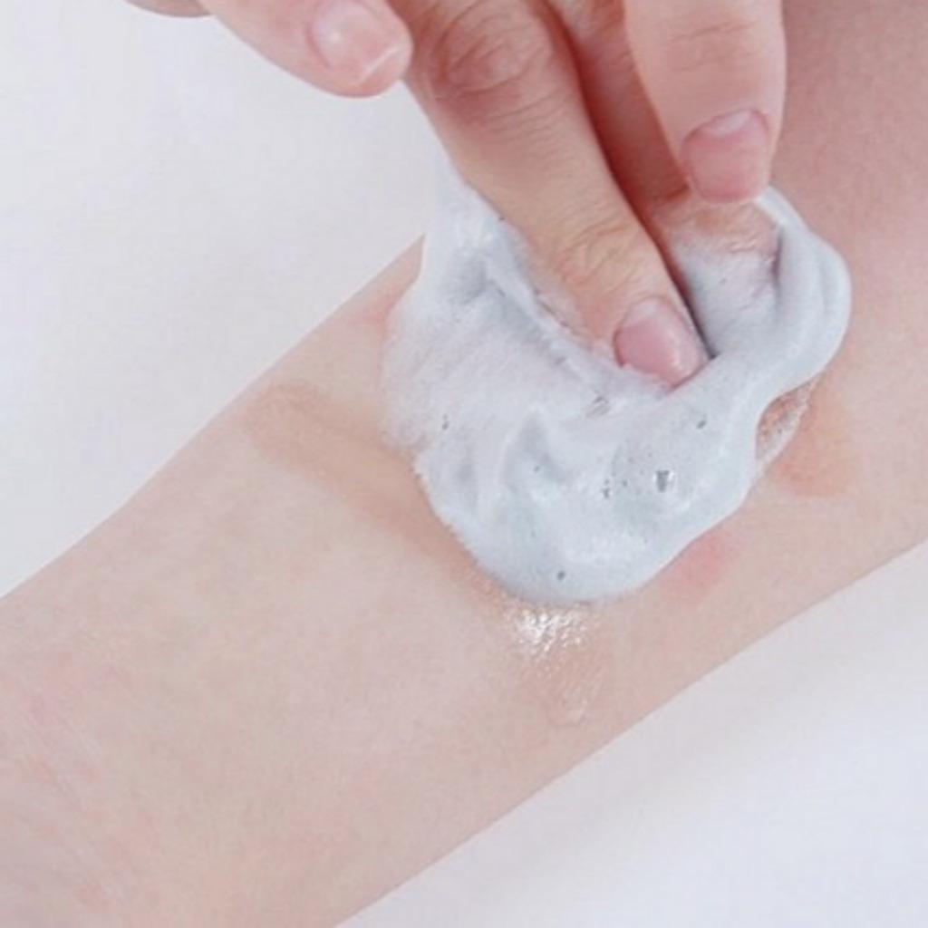 isoi ACNI DR. 1ST BLACK DEEP CLEANSING FOAM 75ml