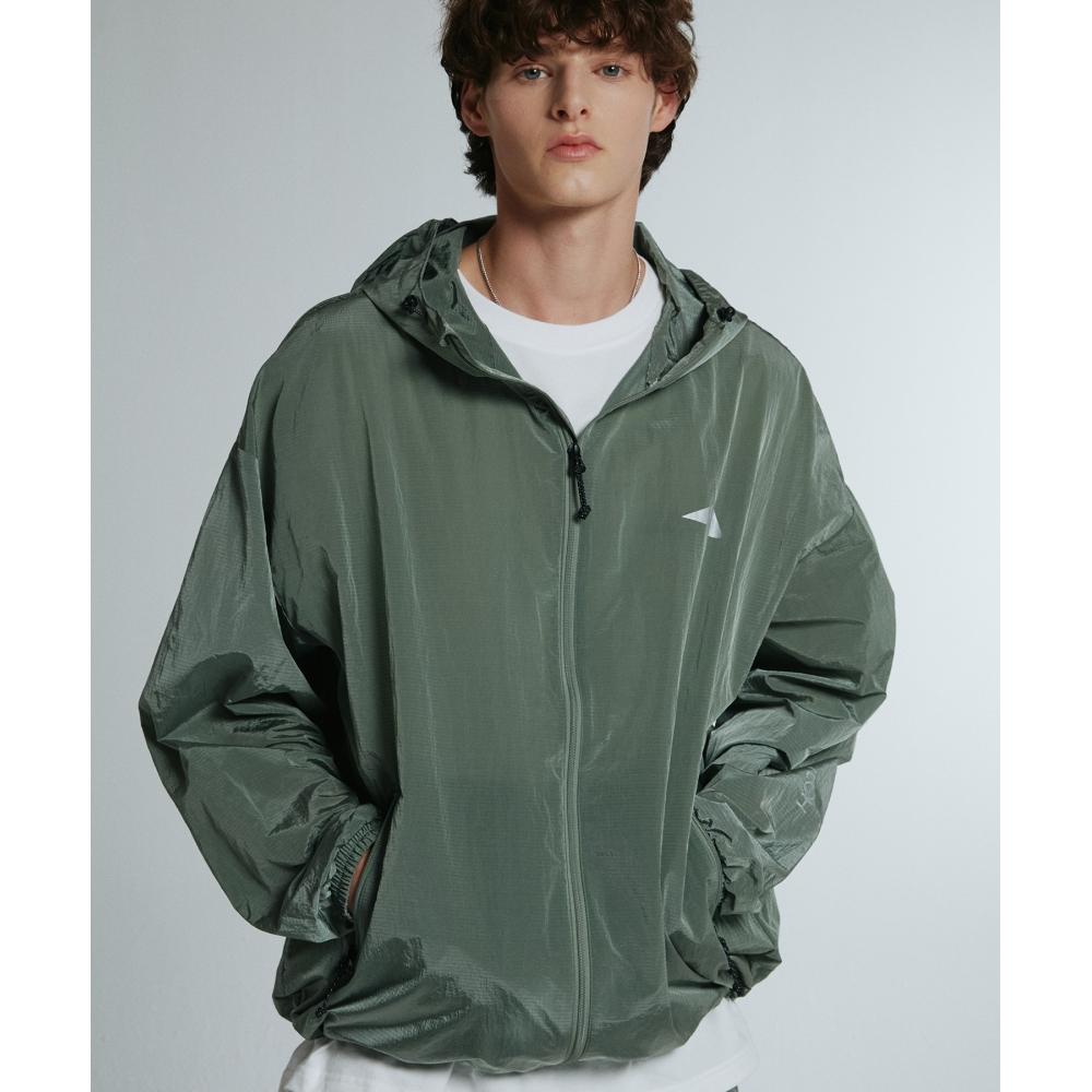 

Легкая куртка с капюшоном FILA TECH FE2JKD5105XKHI