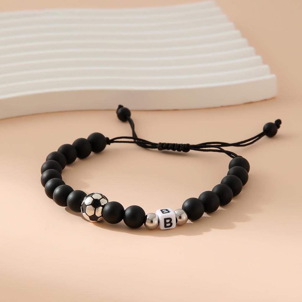 Mattschwarzes Fußball-Alphabet Verstellbares Perlenarmband Unisex Sport-Armband Schmuck