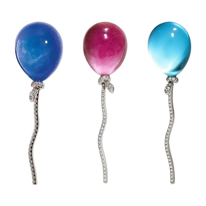 Vintage Balloon Brooch Silver Tone Decorative Pin with Clear Detail, Lightweight Styling Piece for Coats Hat and Shirts