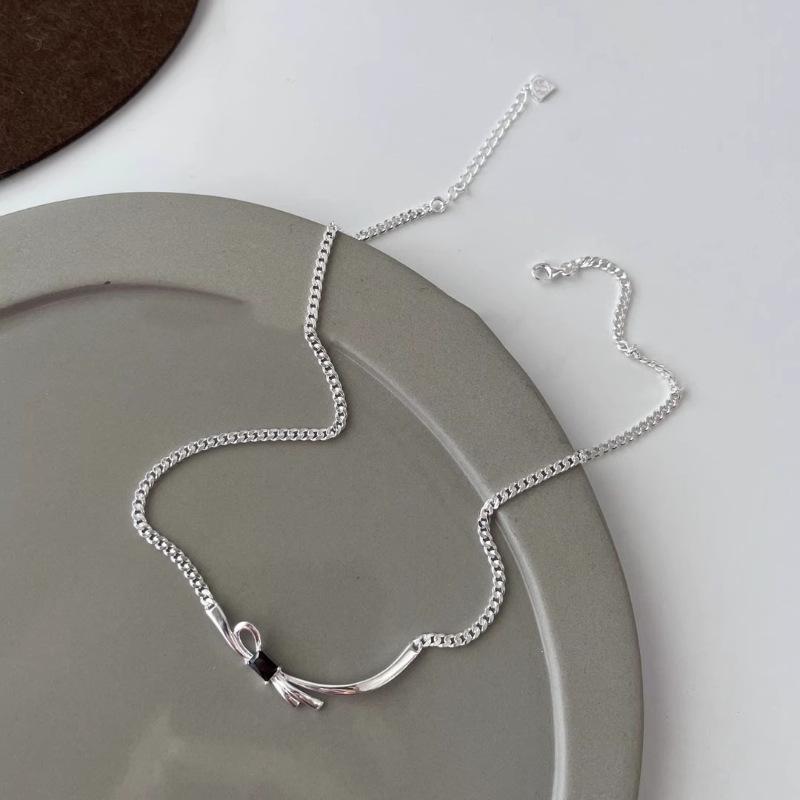 Trendy Geometric Irregular Bow Necklace for Women - Creative Clavicle Chain
