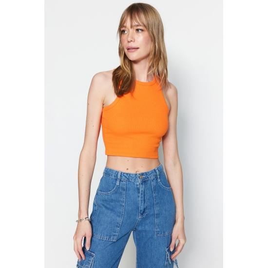 Tailliertes Super Crop Neckholder-Unterhemd aus geripptem, flexiblem Strick