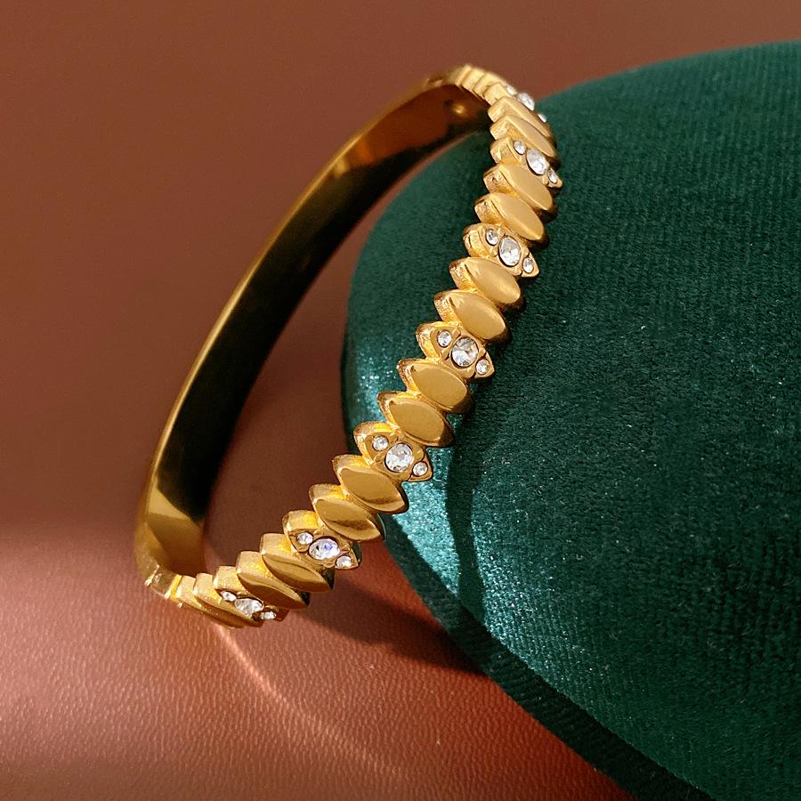 Gold Layered Zircon Buckle Stainless Steel Bracelet – Chic, Versatile Luxury Jewelry for Women