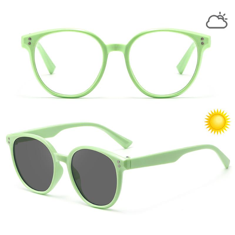Smart photosensitive color-changing children's silicone glasses, dual-purpose dual-purpose glasses for boys and girls, high-definition blue light prot