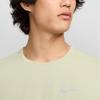 Nike Dri-FIT UV Miler Einfarbig Reflektierendes Design Bequemes Rundhals-Lauf-T-Shirt Herren Tops Olive DV9316-020
