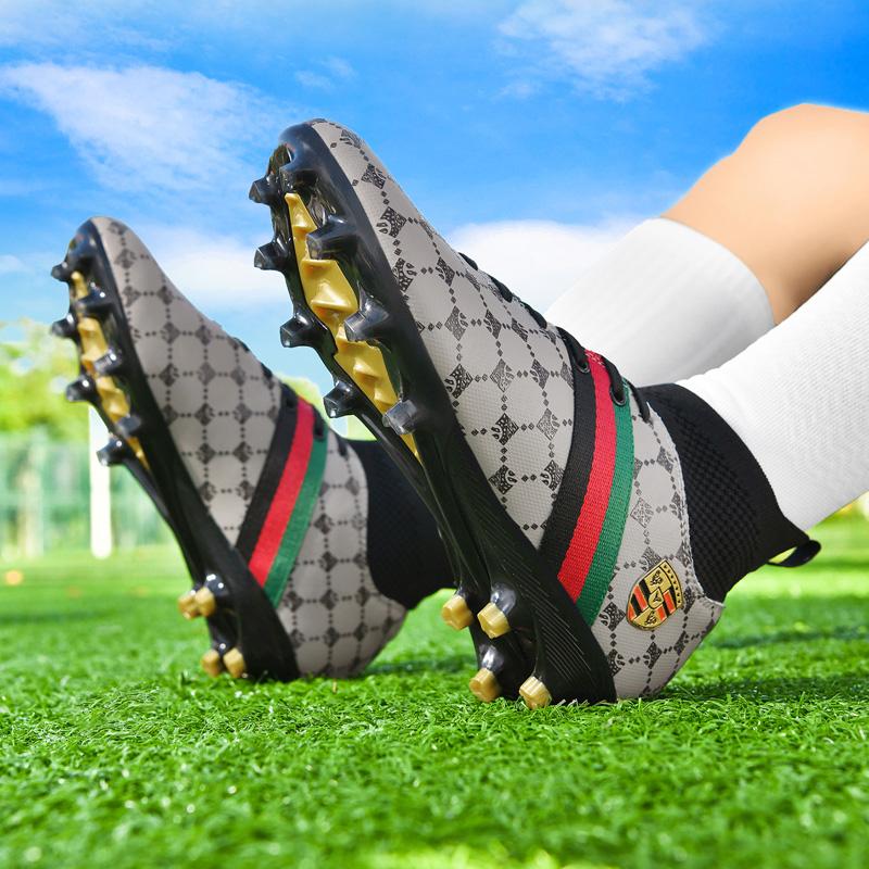 Men's Football Shoes Pro-Quality Teenager's Outdoor Training Cleats High Quality Breathable Athletic Sneakers Anti-slip Footwear