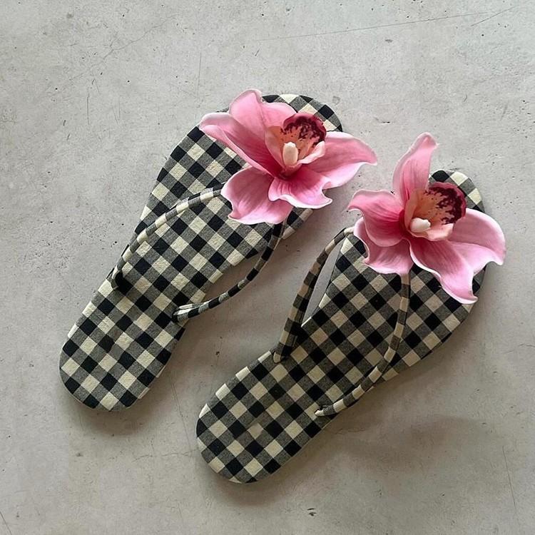 Bohemian Vacation Style Phalaenopsis Shoe Buckle Sweet Temperament Shoe Flower Travel Photo Hole Shoes Sandals Accessories Women