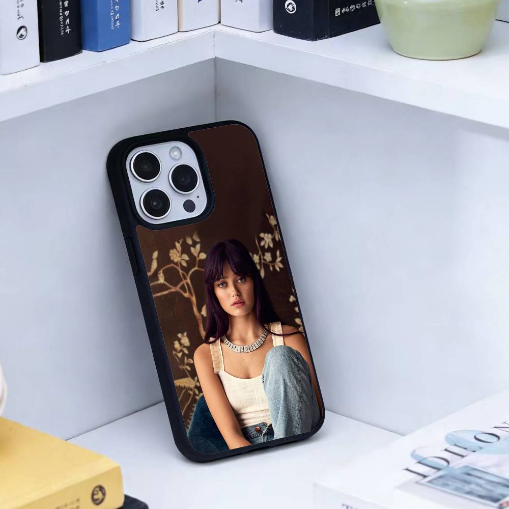 Ella Purnell Handyhülle Für iPhone17,16,15,14,13 Plus,Pro Max Magnetisch Für Magsafe Kabelloses Laden