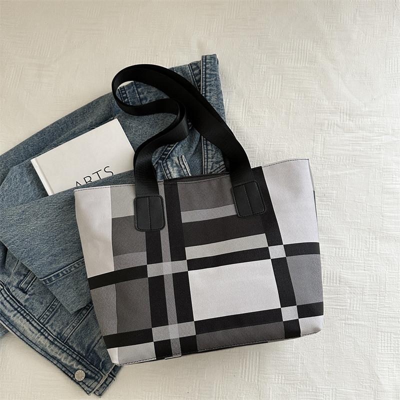 Chic And Trendy Street Style Womens Pu Leather Tote Bag 2024 New Fashion Shoulder Handbag