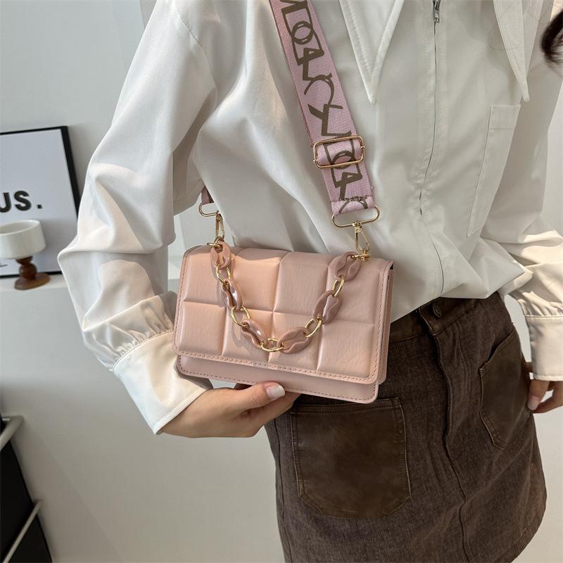 2025 Summer New Fashion Shoulder Bag Rhombus Embroidery Thread Design Simple Texture Small Square Bag Oblique Span Women's Bag Wholesale