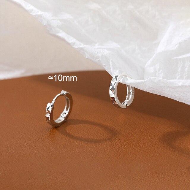 ANENJERY Geometric Chevron Hoop Earrings for Women Men Simple Fashion Circle Ear Buckle Huggies Trendy Jewelry Pendientes Mujer