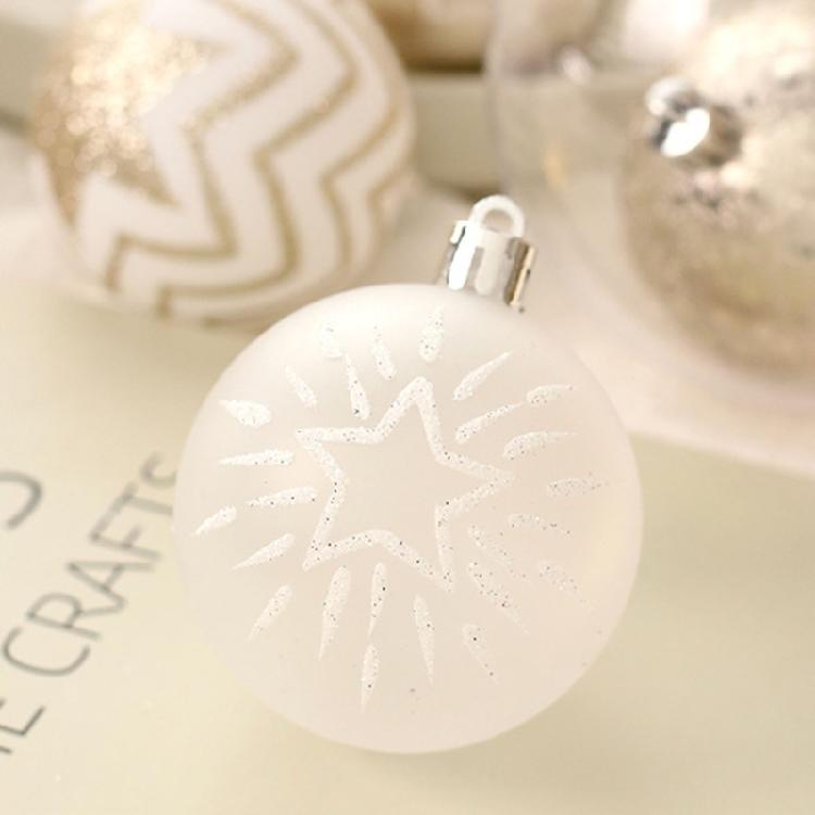 Pack of 16 Champagne Gold White Christmas Tree Traditional Pendant Ornaments