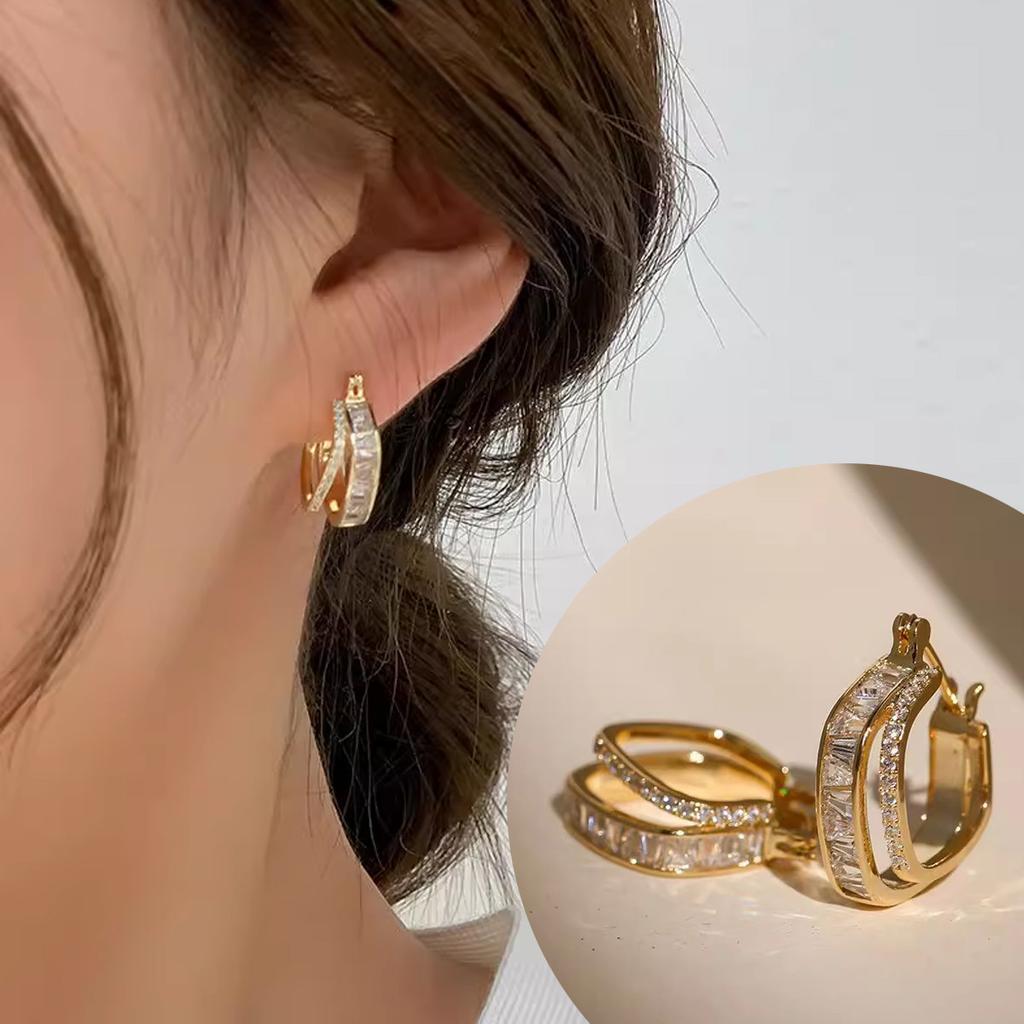 Light luxury Hong Kong style earrings, 2026 autumn and winter geometric square earrings, niche design, high-end earrings, women's accessories