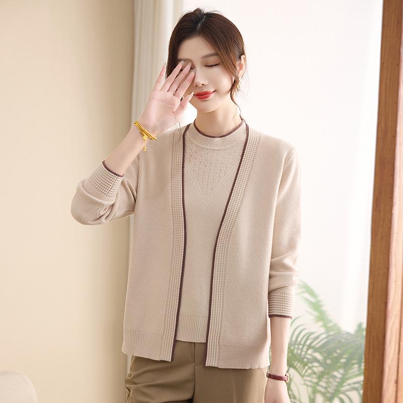 Mom's 2026 Spring Knit Cardigan Set: Stylish Long-Sleeve Two-Piece for Middle-Aged & Elderly Women