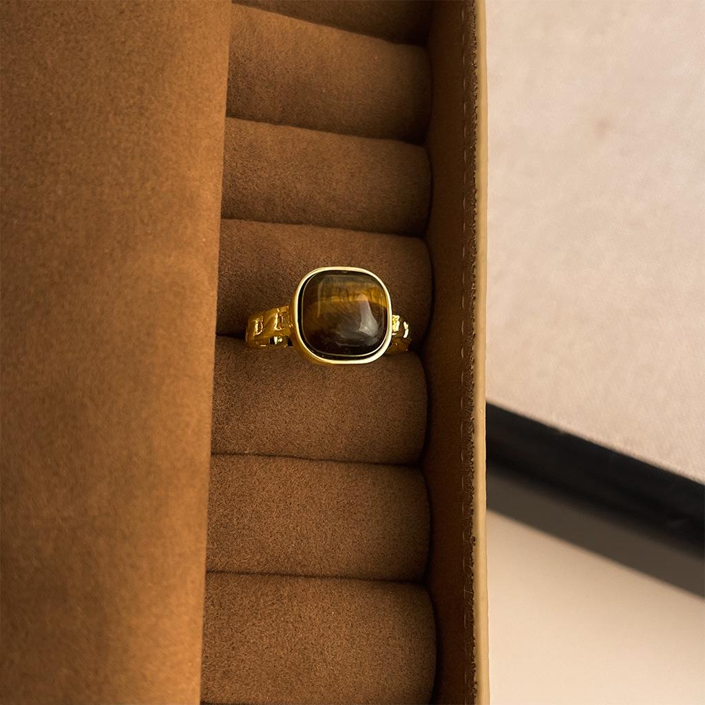 Adjustable Retro High-End Women's Ring: Light Luxury, Artistic Antique Style, Niche Fashion Open Ring