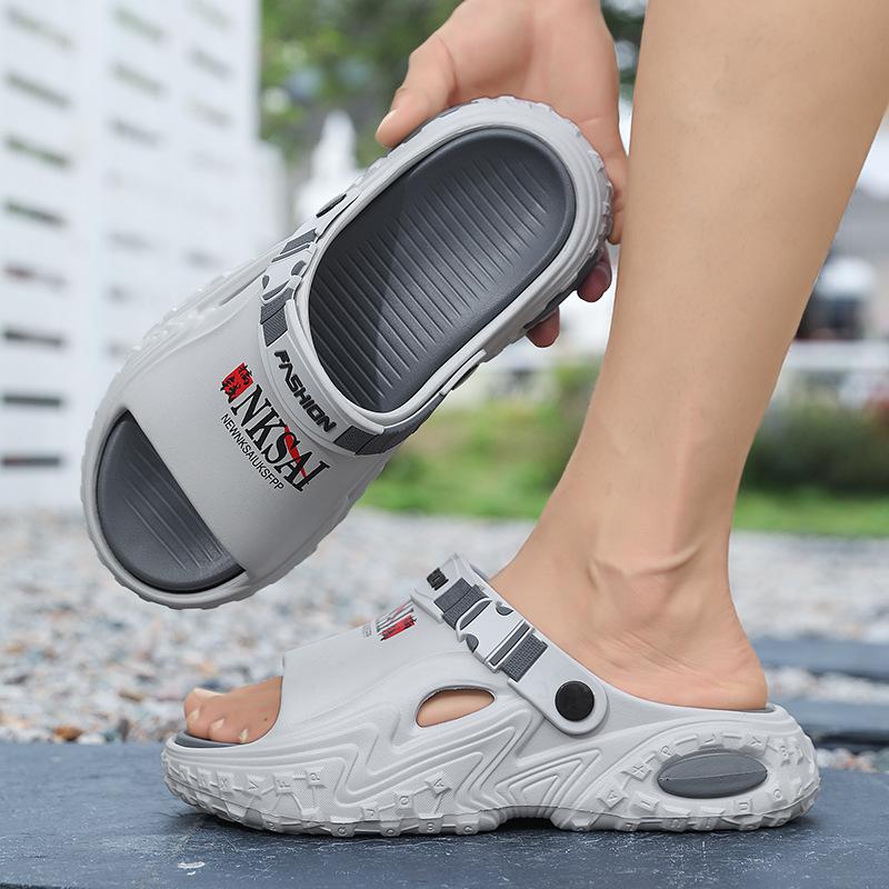 Summer new thick-soled stepping on shit personalized sandals outdoor two wear versatile fashion men's slippers seaside beach shoes