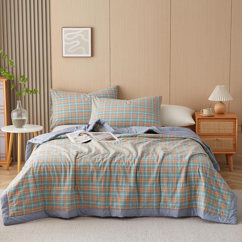 Simple Geometric Plaid Summer Quilt Japanese Style Soft Skin-friendly Air Conditioning Thin Quilt Bedroom Travel Throw Blanket