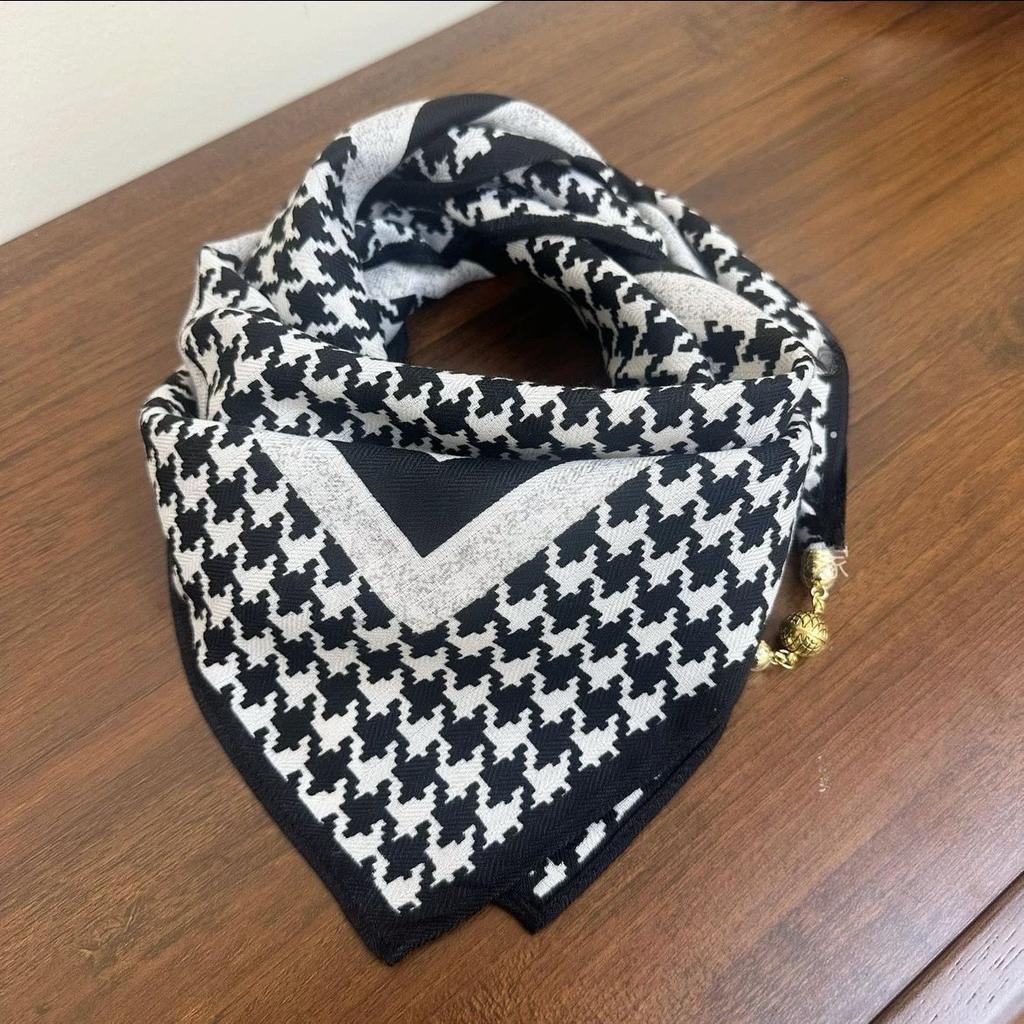 New Style Magnetic Buckle Print Silk Scarf Women New Spring Autumn Wraps Neck Scarf Fashion Cross Scarves High-End Scarves
