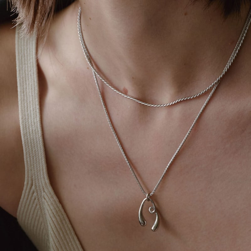 

YUSOWA GROVE TWIST NECKLACE (2COLOR) GOLD