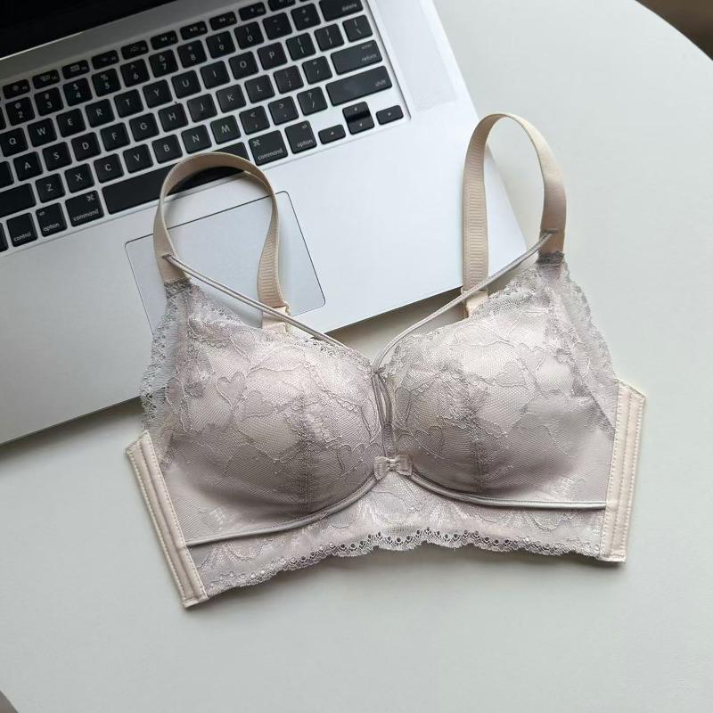 Small breasts show big underwear, gather without steel ring, sweet and sexy cross with lace anti-sagging, close breasts, adjust bra