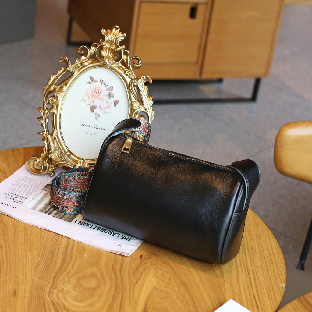 Cowhide Women's Shoulder Crossbody Cylinder Bag, Simple and Fashionable, Girls' Small Handbag Pillow