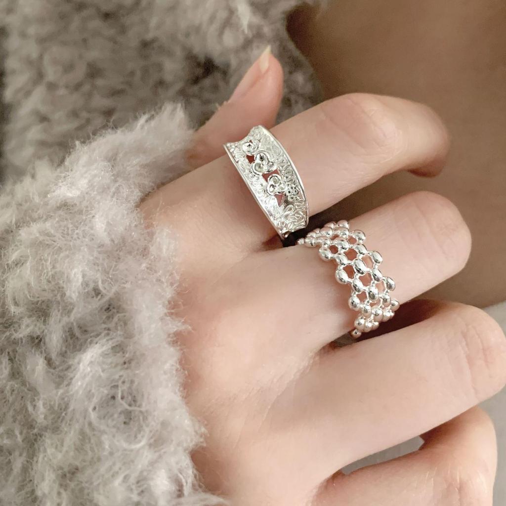 Elegant Geometric Hollow Flower Ring: Versatile, Stackable Beaded Design for Women's Fashion