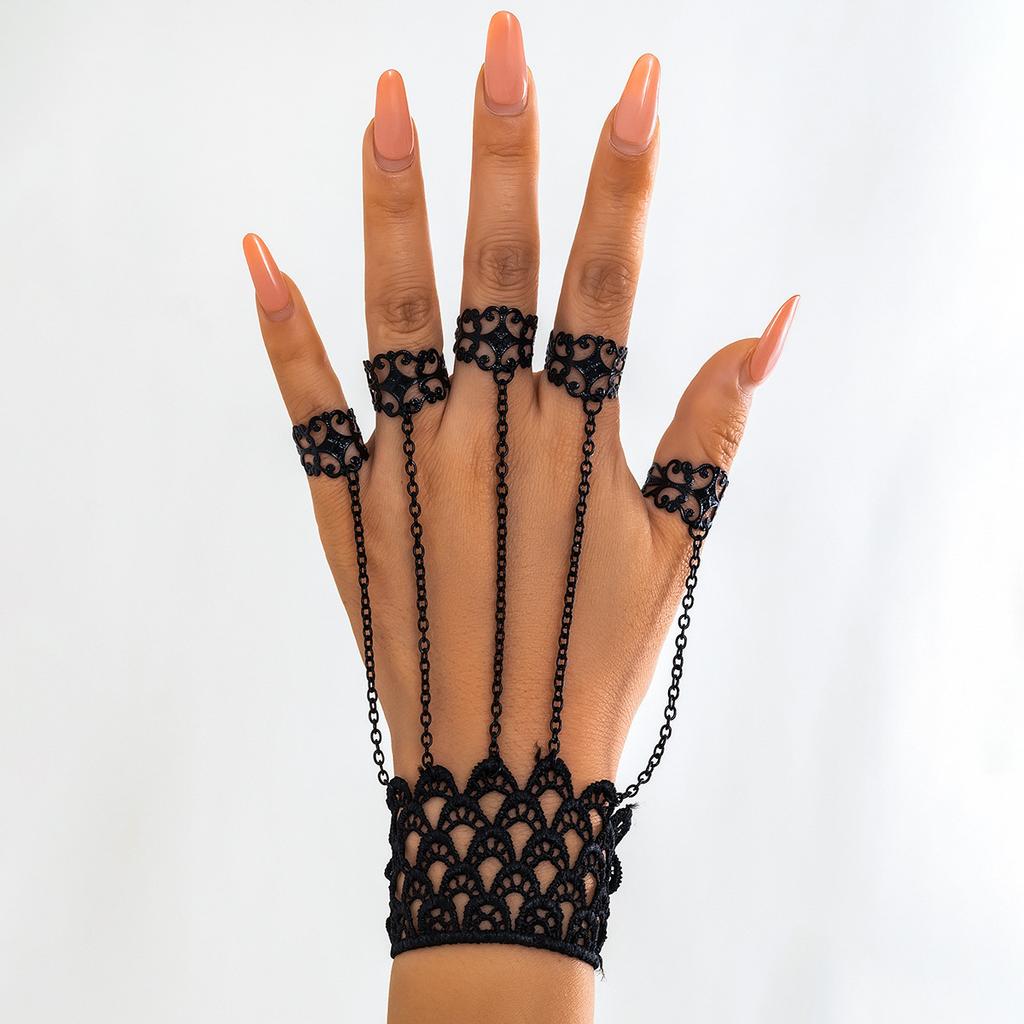 Halloween Gothic Ghost Connected Finger Bracelet Punk Conical Nail Ring Fashion Dark Hand Jewelry For Party Cosplay