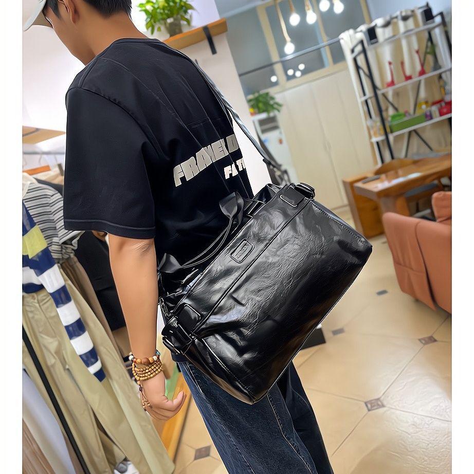 Men's Large Capacity Leather Travel Shoulder Bag - Business & Casual Fashion Trend
