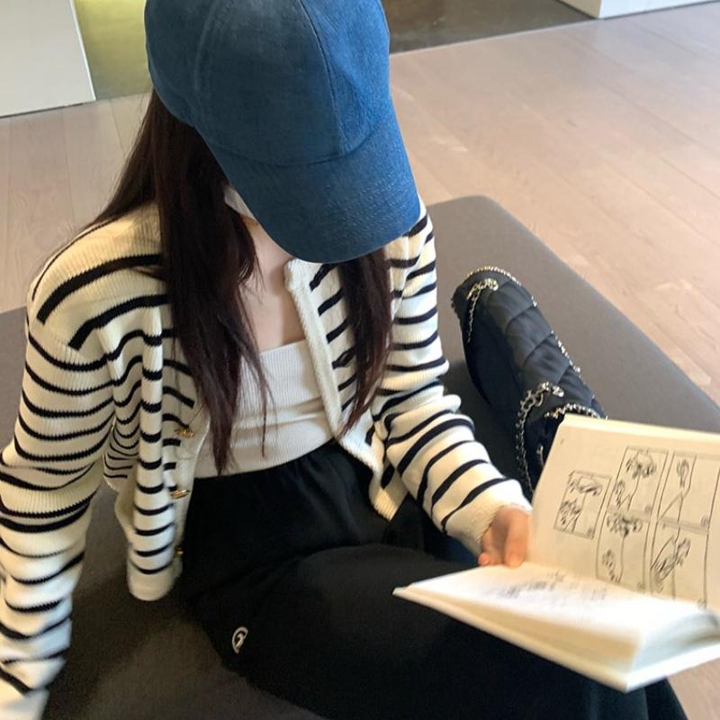 Striped Round Neck Knitted Cardigan for Women Autumn Loose Outerwear Women Short Sweater Coat Winter Elegant Slim Fit Vintage Cardigans Jackets 24916