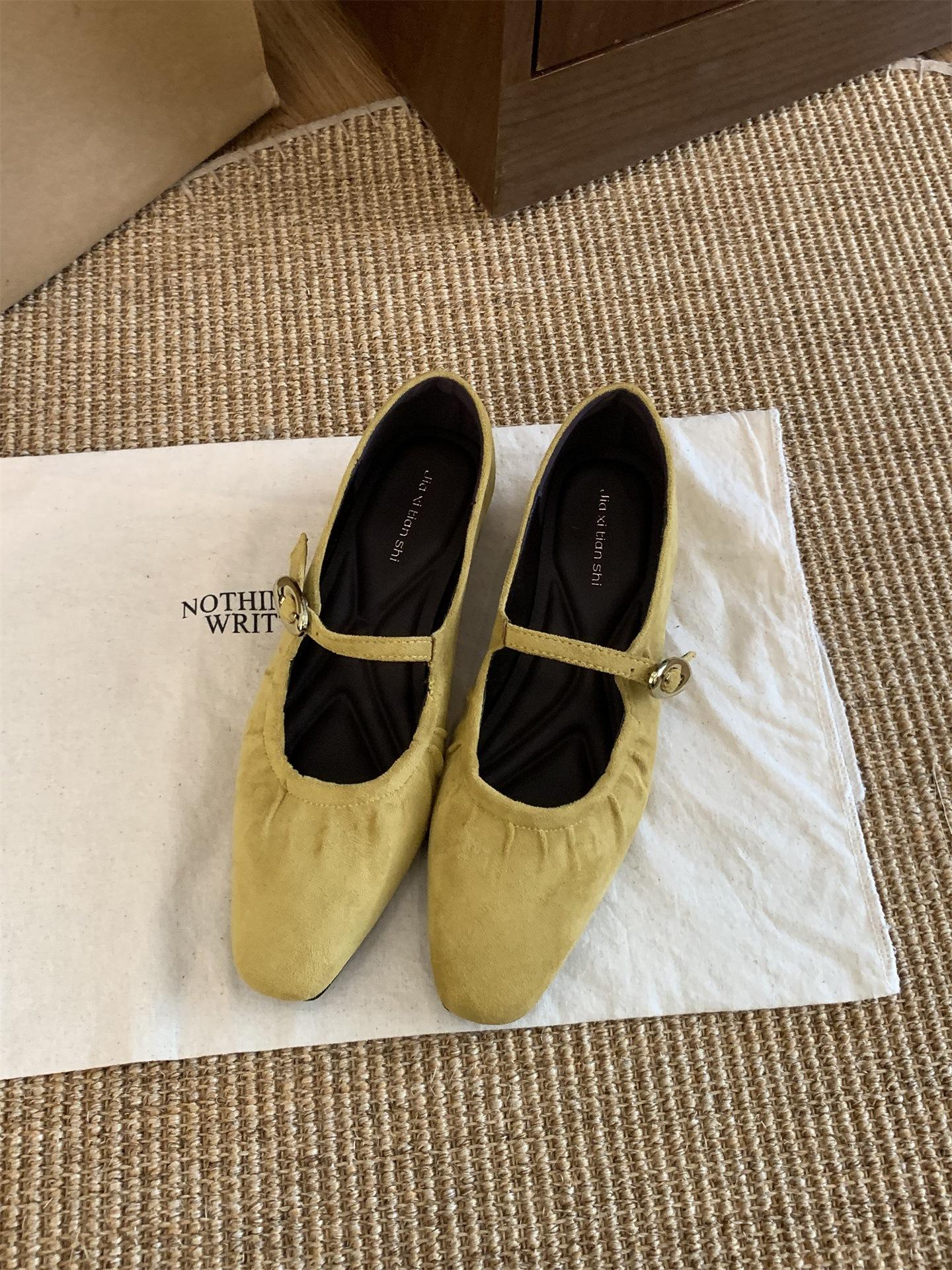 

Thick heel pleated suede red single shoes women s shoes 2025 autumn black commuter shoes square head Mary Jane evening shoes 39