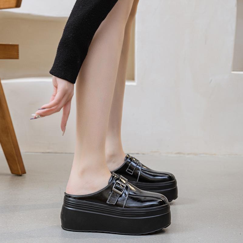 

Женские летние новые 2025 платформа без каблука верхняя одежда сумка голова полушлепанцы однотонные пряжка простые полубосоножки 39 чёрный