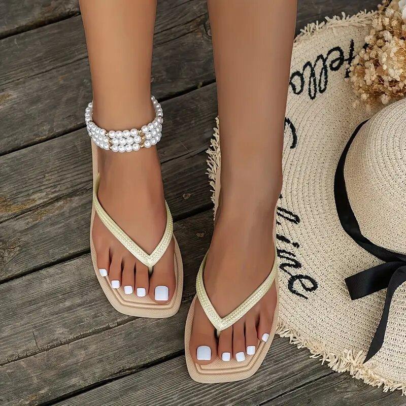 Fashion Flip Flops for Women's Summer Fashion 2025 New Flat Bottomed Clip Toe Sandals Beach Shoes
