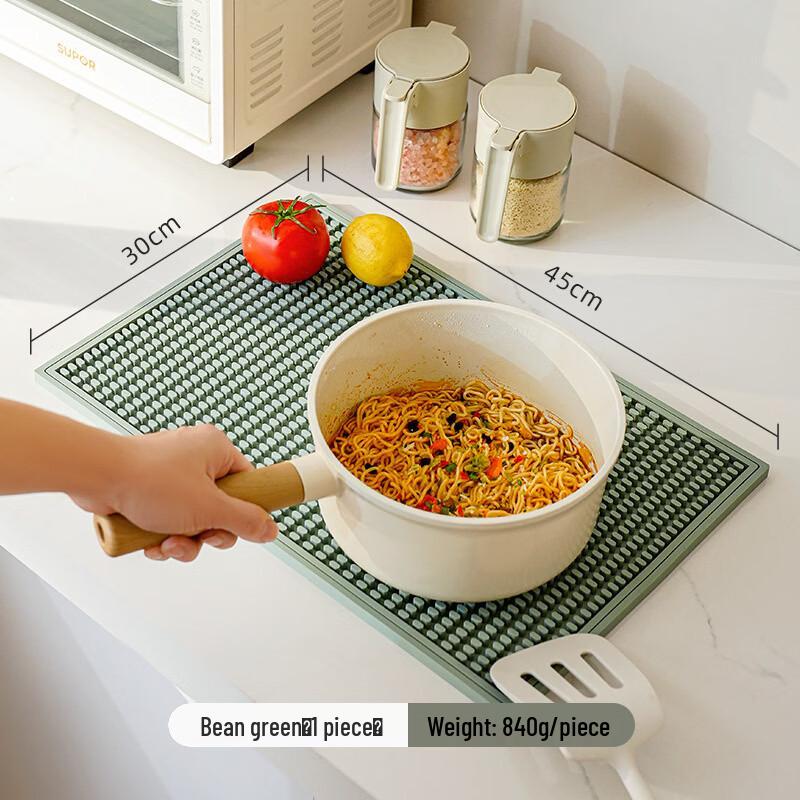 

Spliceable Pill-Shaped Draining Mat